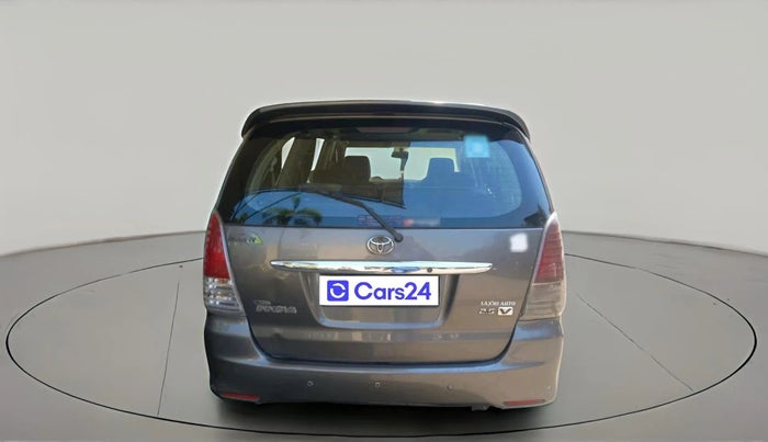 2011 Toyota Innova V 2.5 8 STR, Diesel, Manual, 1,04,651 km, exterior