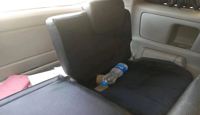 2011 Toyota Innova V 2.5 8 STR, Diesel, Manual, 1,04,651 km, interior