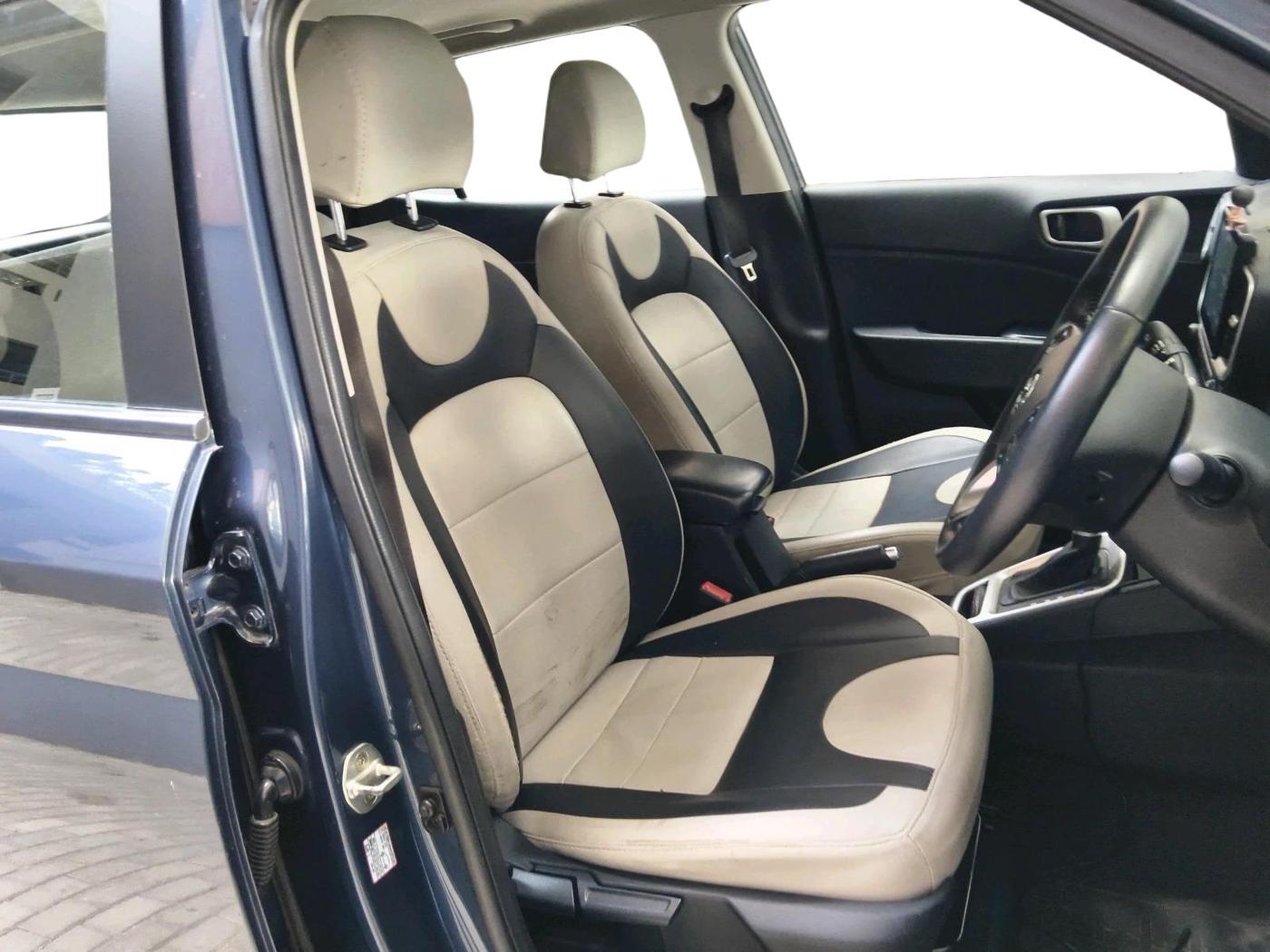 2020 Hyundai VENUE SX PLUS 1.0 TURBO DCT, Petrol, Automatic, 53,210 km, interior
