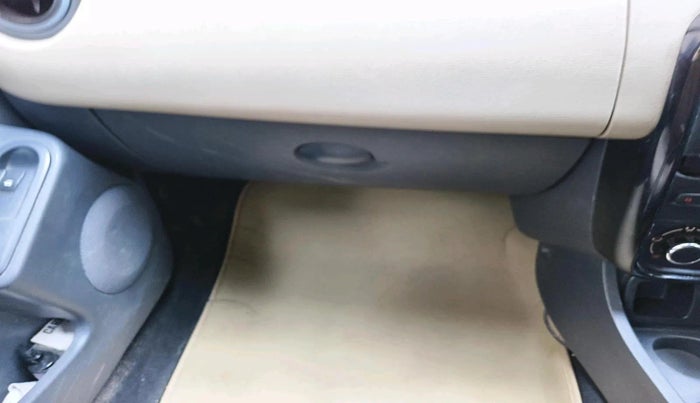 2012 Renault Duster 85 PS RXL DIESEL, Diesel, Manual, 1,43,496 km, interior