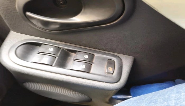 2012 Renault Duster 85 PS RXL DIESEL, Diesel, Manual, 1,43,496 km, interior