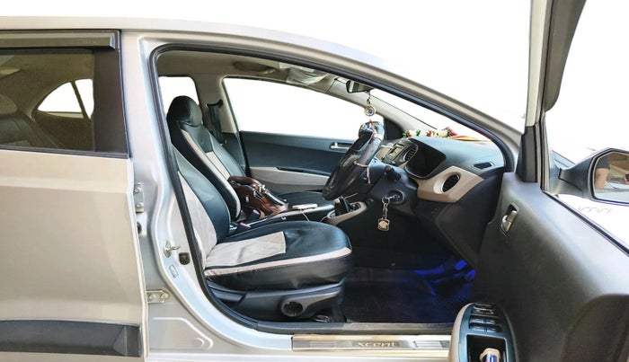 2014 Hyundai Xcent S 1.2, Petrol, Manual, 1,04,282 km, interior