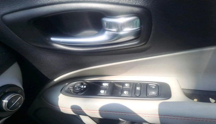 2018 Jeep Compass LIMITED 1.4 PETROL AT, Petrol, Automatic, 1,17,178 km, interior