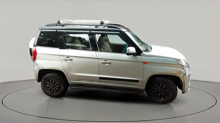 2015 Mahindra TUV300 T8, Diesel, Manual, 1,21,370 km, exterior