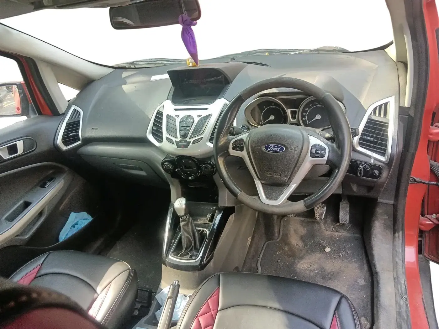 2017 Ford Ecosport TITANIUM 1.5L DIESEL, Diesel, Manual, 1,56,995 km, interior