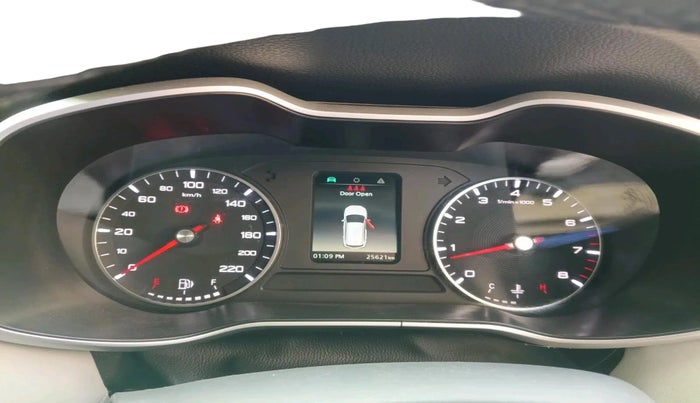 2024 MG ASTOR Sprint 1.5 MT (Ivory), Petrol, Manual, 25,621 km, interior