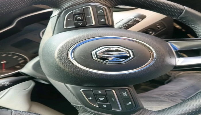 2024 MG ASTOR Sprint 1.5 MT (Ivory), Petrol, Manual, 25,621 km, interior