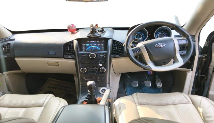 2016 Mahindra XUV500 W10, Diesel, Manual, 65,907 km, interior