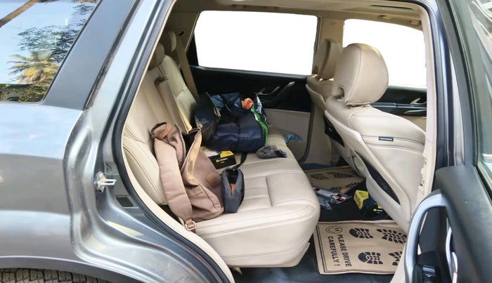 2016 Mahindra XUV500 W10, Diesel, Manual, 65,907 km, interior