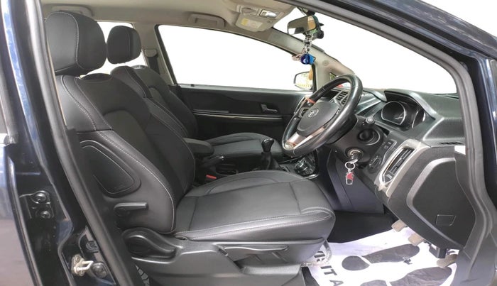 2017 Tata Hexa XT 4X2 7 STR, Diesel, Manual, 64,260 km, interior