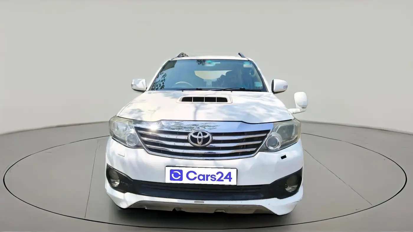 2013 Toyota Fortuner 3.0 4X2 AT, Diesel, Automatic, 1,28,300 km, exterior