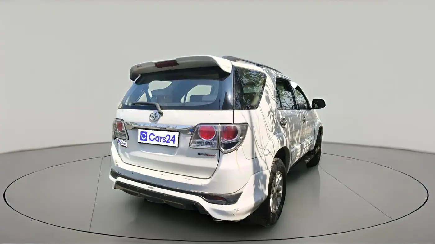 2013 Toyota Fortuner 3.0 4X2 AT, Diesel, Automatic, 1,28,300 km, exterior