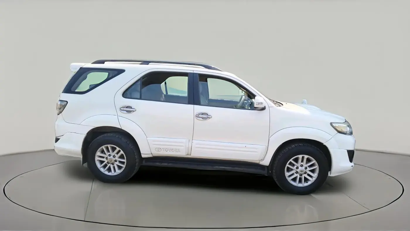 2013 Toyota Fortuner 3.0 4X2 AT, Diesel, Automatic, 1,28,300 km, exterior