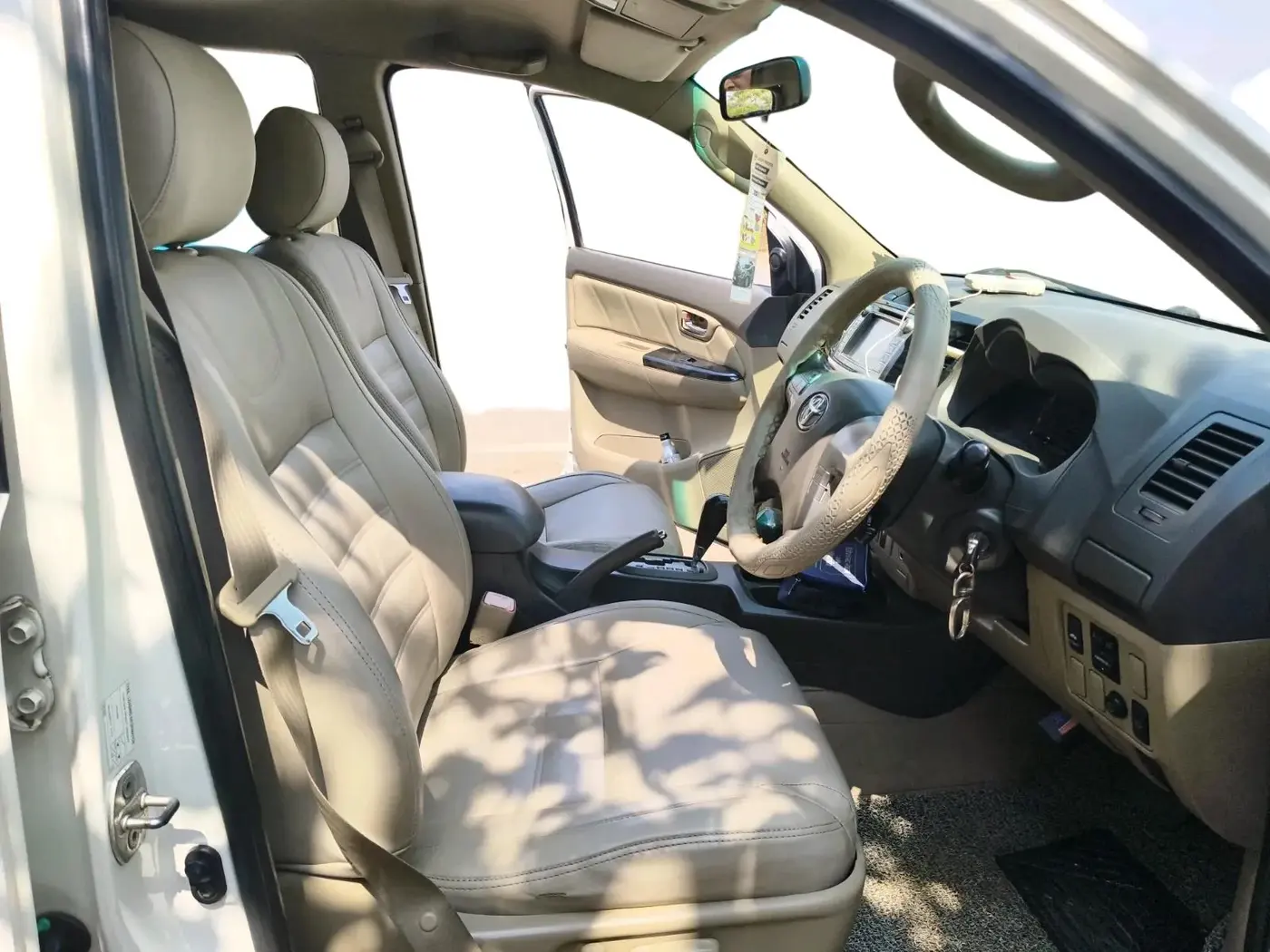 2013 Toyota Fortuner 3.0 4X2 AT, Diesel, Automatic, 1,28,300 km, interior