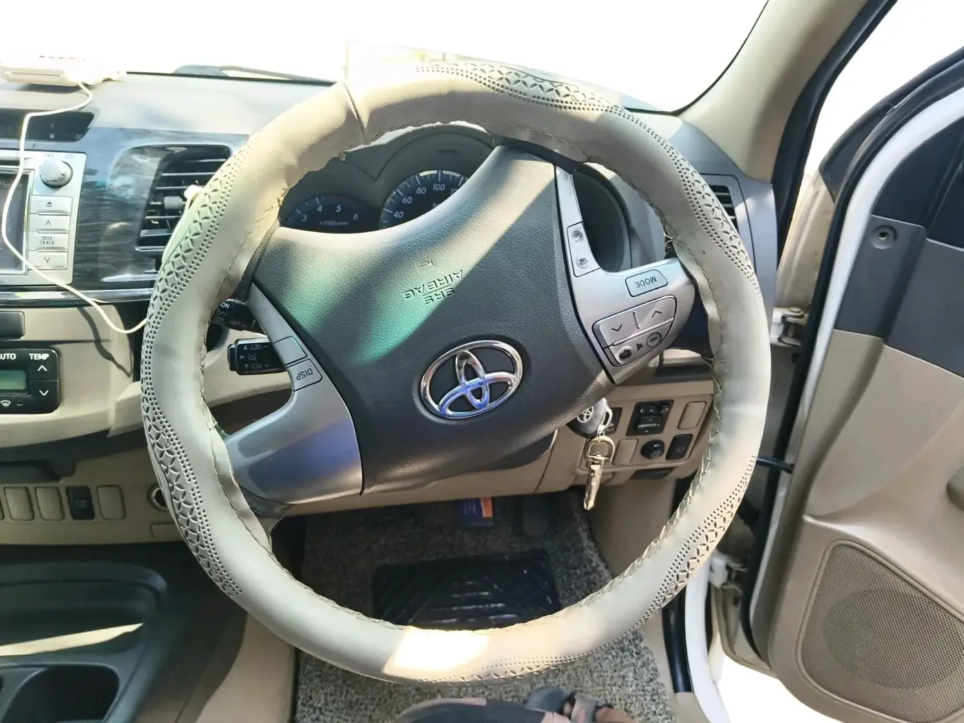 2013 Toyota Fortuner 3.0 4X2 AT, Diesel, Automatic, 1,28,300 km, interior