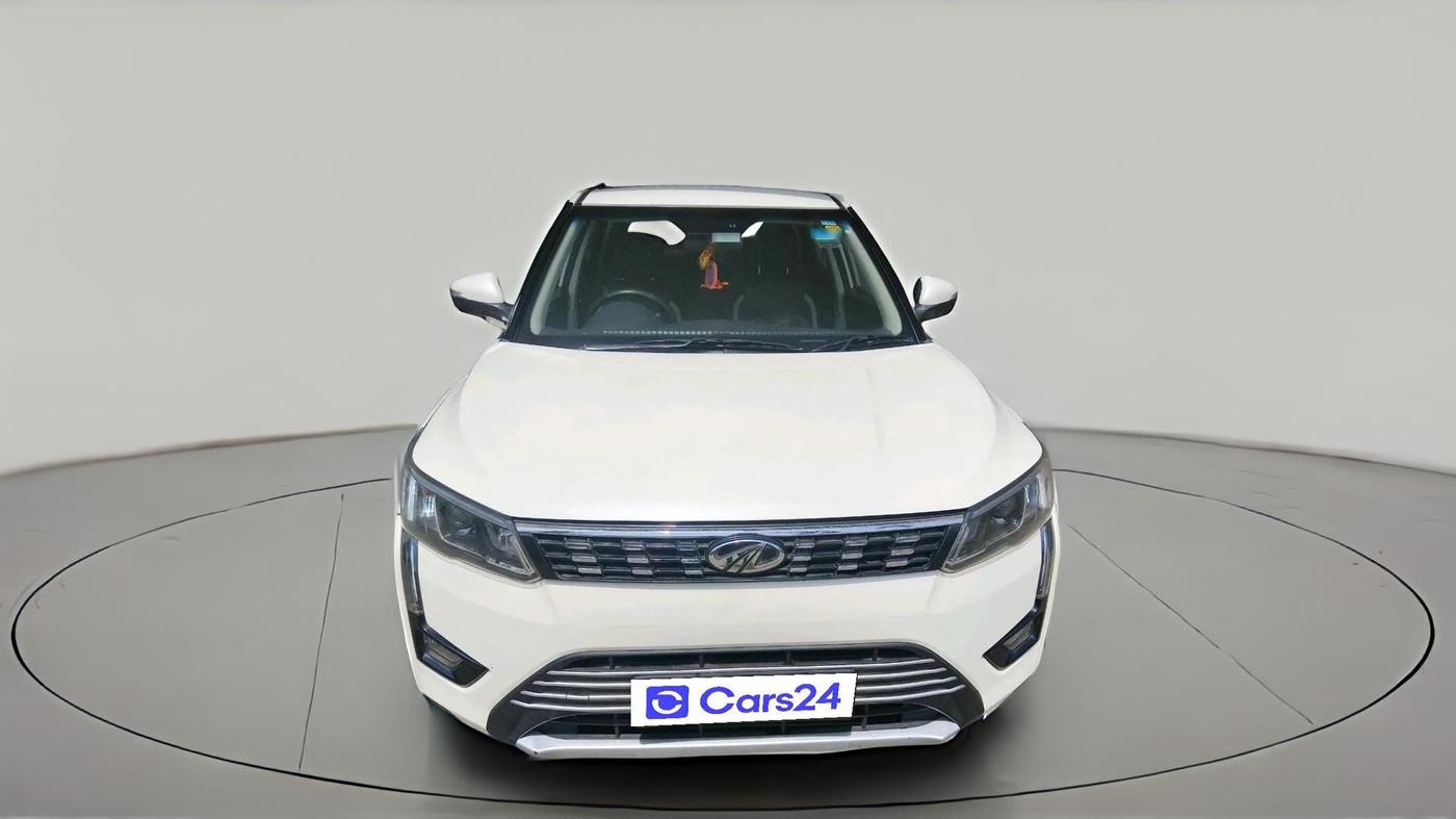 2021 Mahindra XUV300 W8 1.5 DIESEL, Diesel, Manual, 69,943 km, exterior