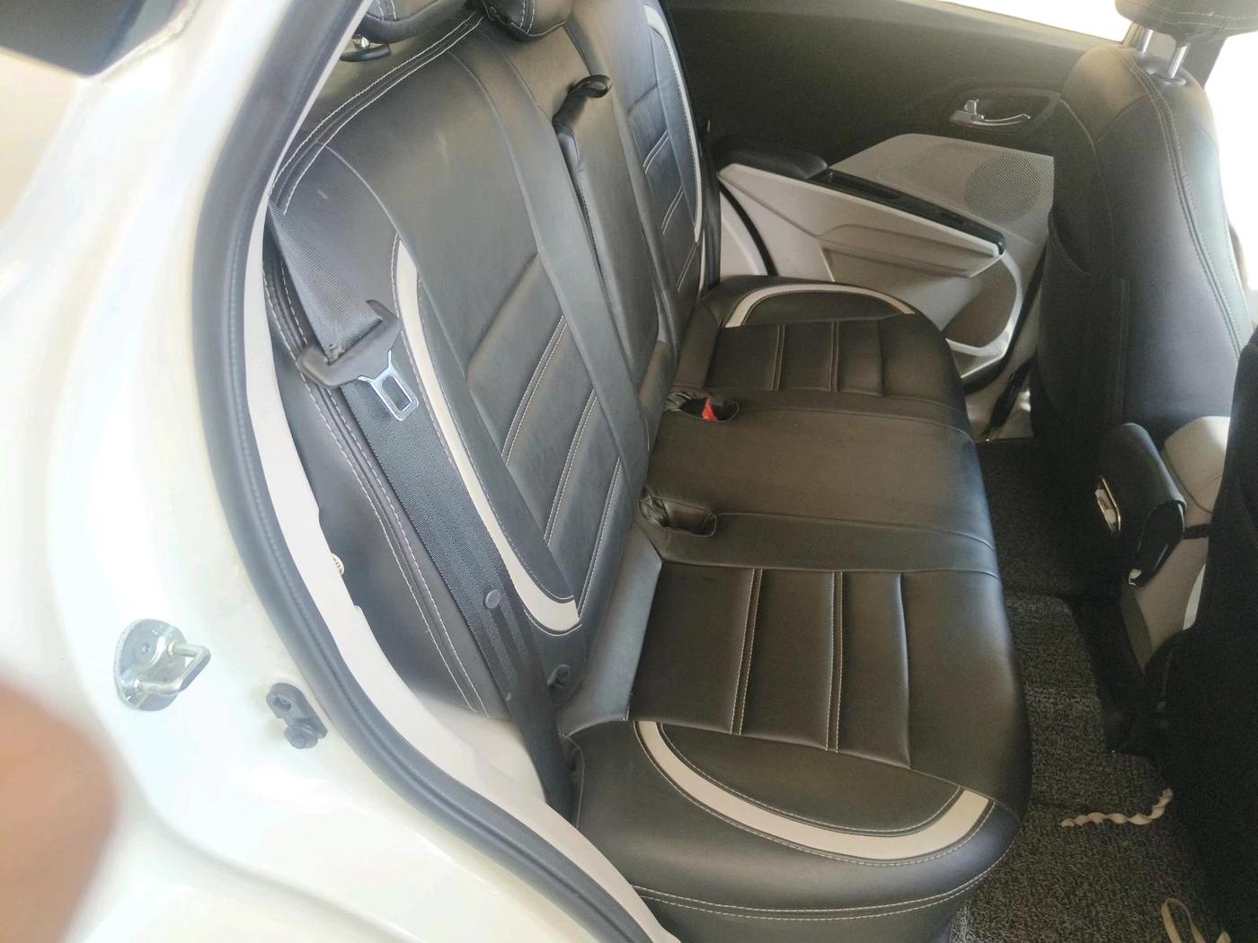2021 Mahindra XUV300 W8 1.5 DIESEL, Diesel, Manual, 69,943 km, interior