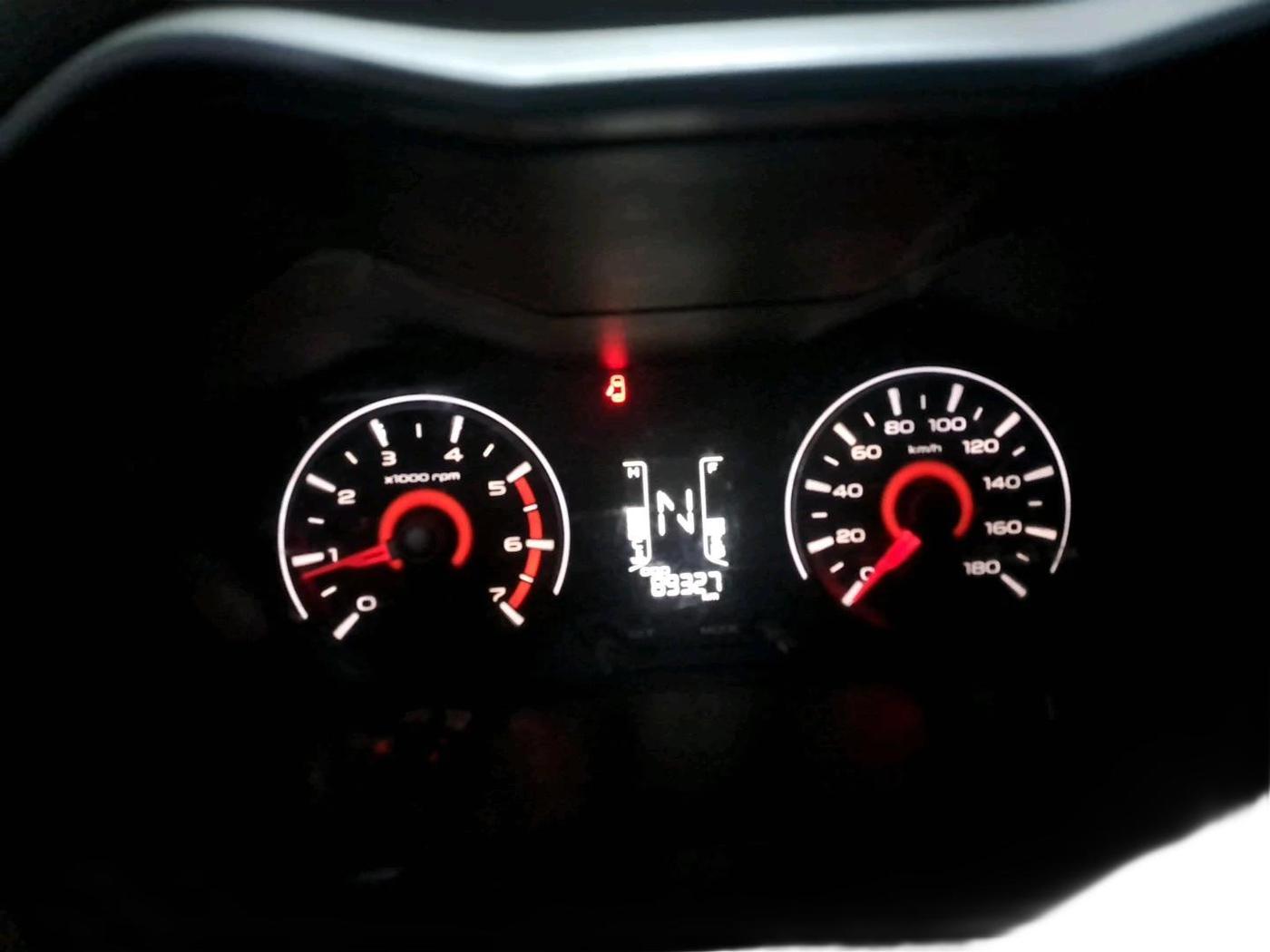 2016 Mahindra Kuv100 K6 6 STR, CNG, Manual, 89,327 km, interior