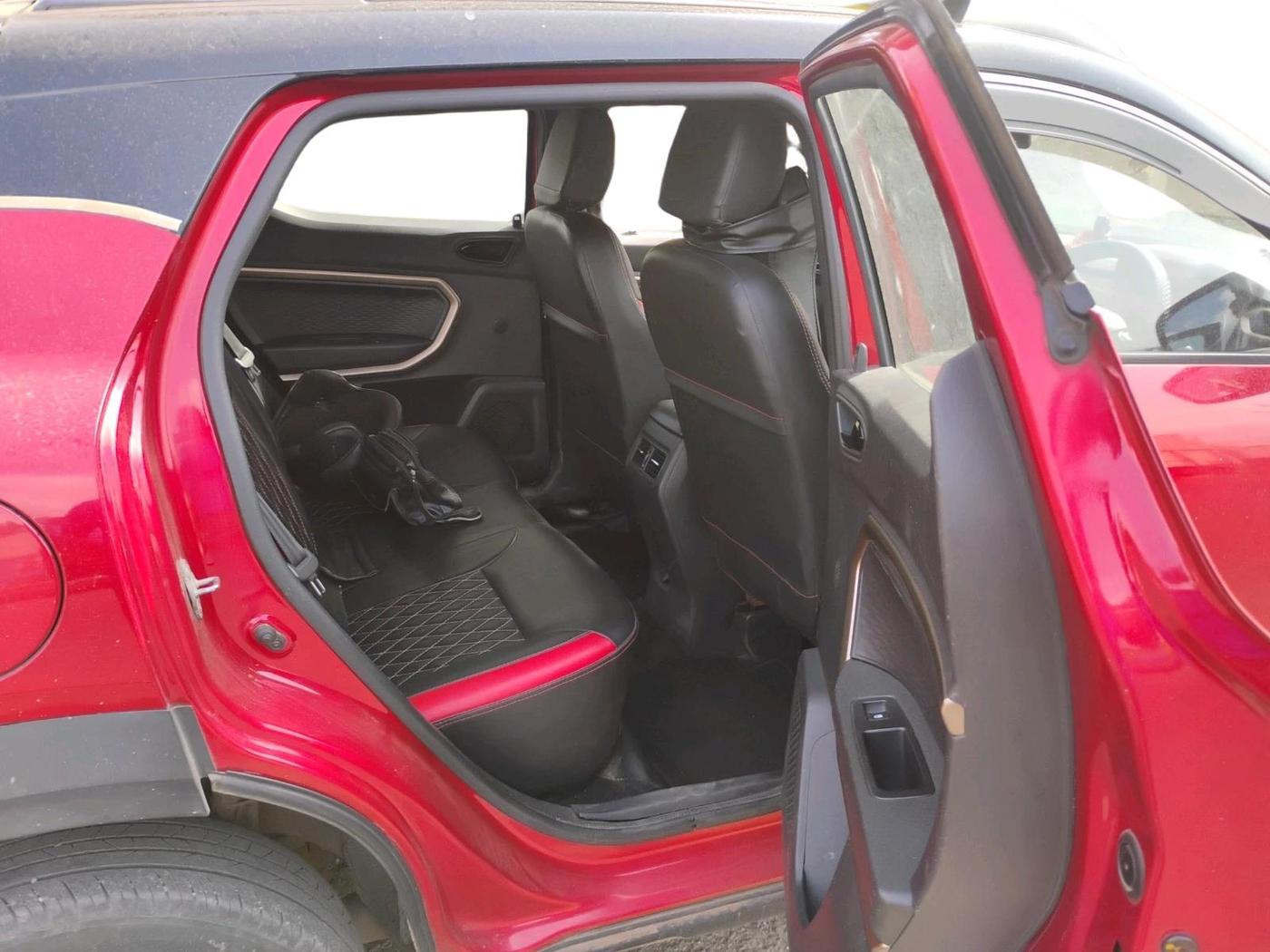2022 Renault Kiger RXT (O) AMT DUAL TONE, Petrol, Automatic, 20,840 km, interior