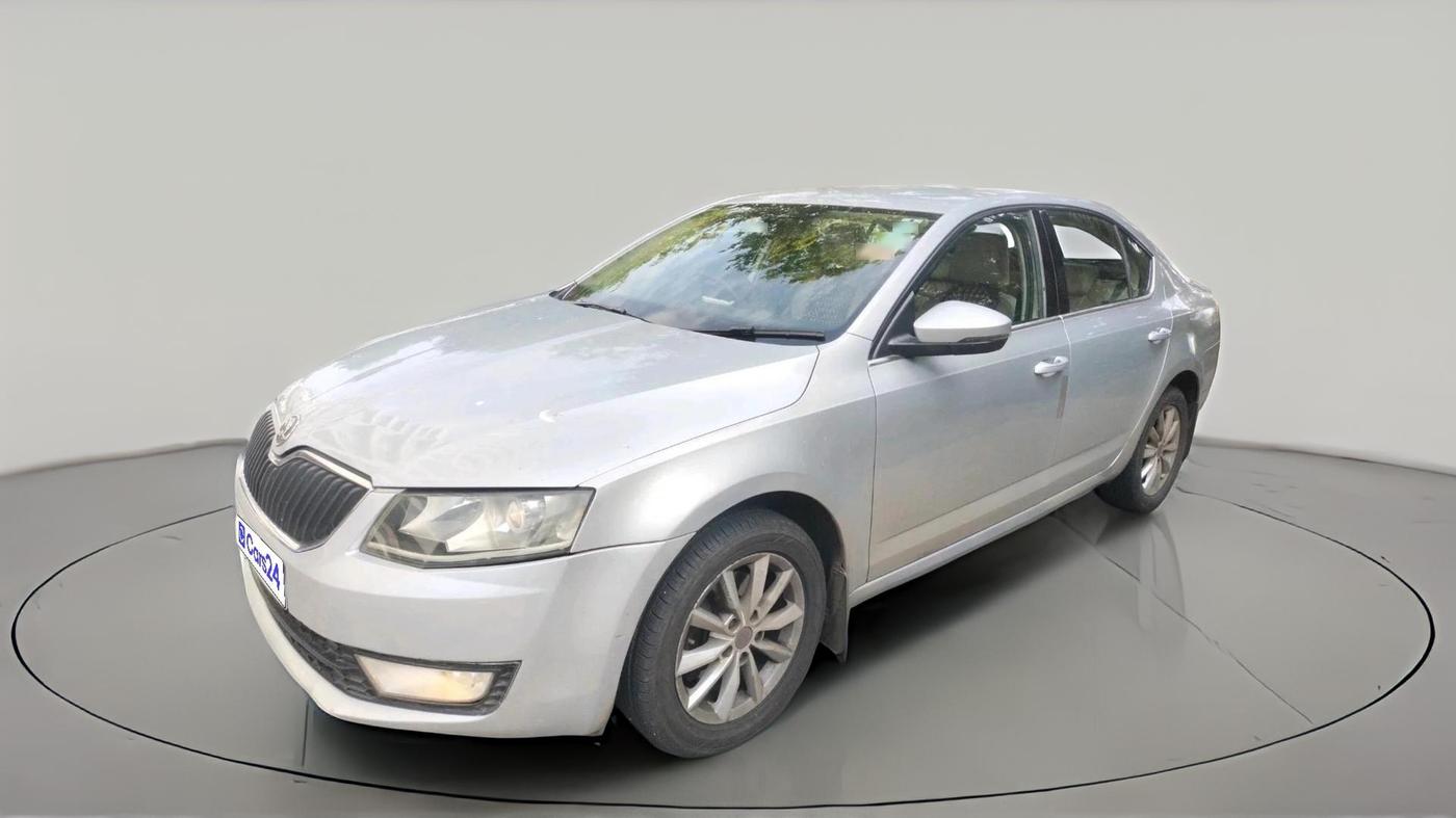 2014 Skoda Octavia AMBITION 2.0 TDI, Diesel, Manual, 2,12,997 km, exterior