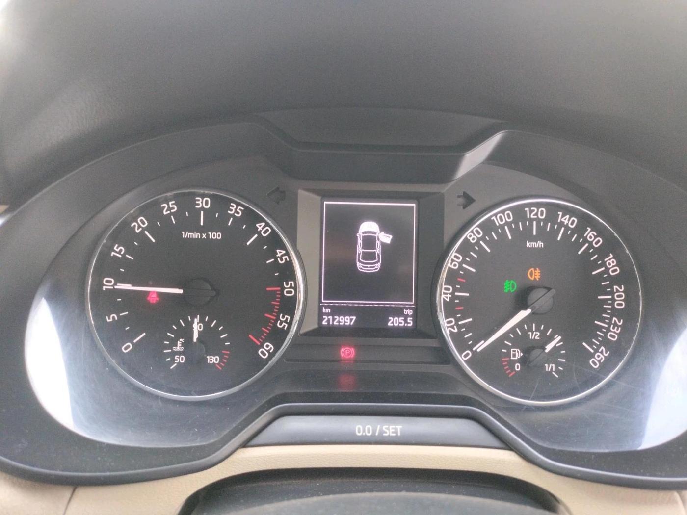 2014 Skoda Octavia AMBITION 2.0 TDI, Diesel, Manual, 2,12,997 km, interior