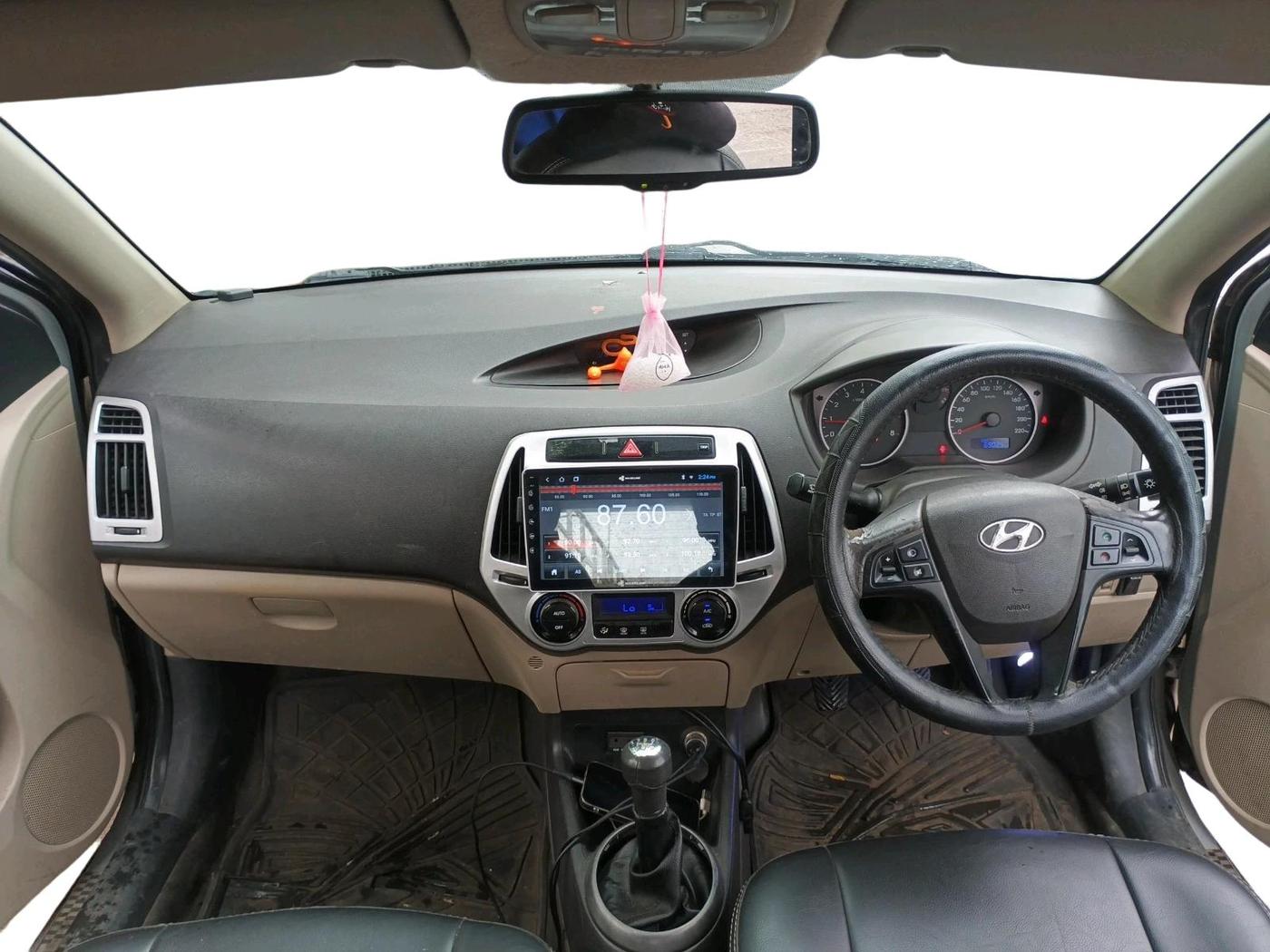2012 Hyundai i20 SPORTZ 1.2, Petrol, Manual, 69,025 km, interior