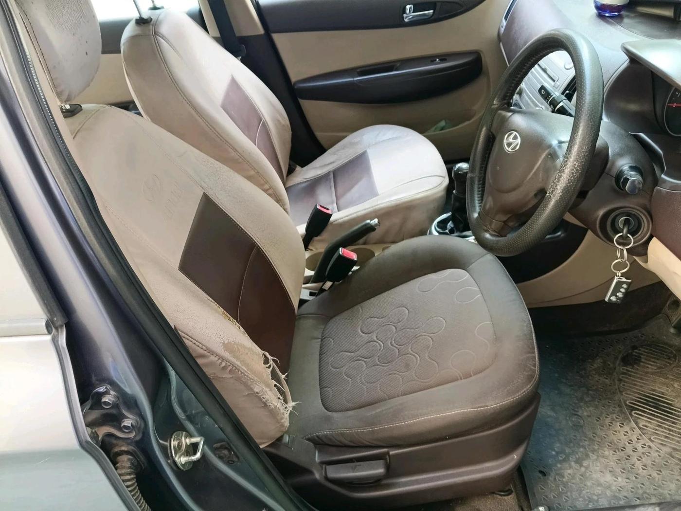 2011 Hyundai i20 MAGNA 1.2, CNG, Manual, 99,223 km, interior