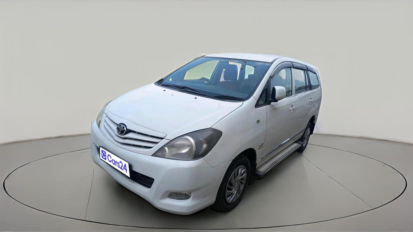 2011 Toyota Innova 2.5 G4 7 STR, Diesel, Manual, 1,70,078 km, exterior
