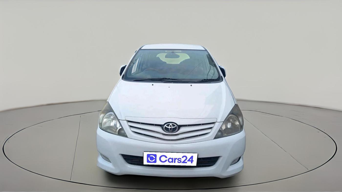 2011 Toyota Innova 2.5 G4 7 STR, Diesel, Manual, 1,70,078 km, exterior