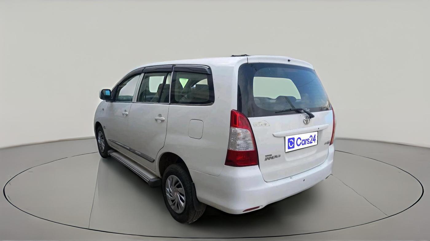 2011 Toyota Innova 2.5 G4 7 STR, Diesel, Manual, 1,70,078 km, exterior