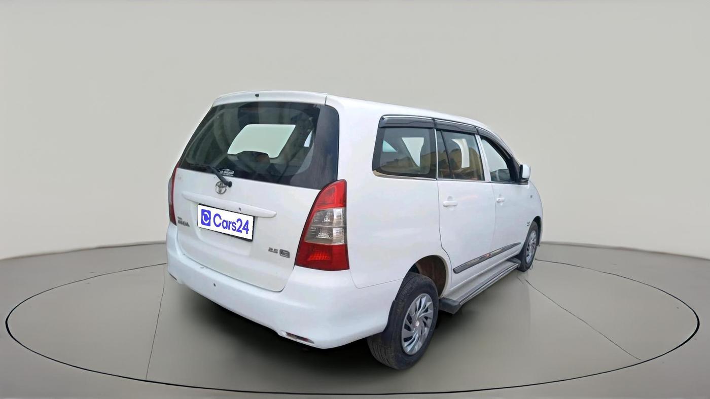2011 Toyota Innova 2.5 G4 7 STR, Diesel, Manual, 1,70,078 km, exterior