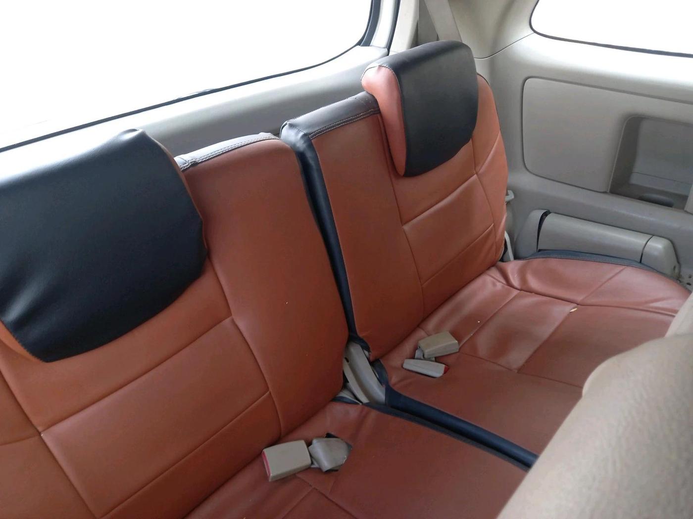 2011 Toyota Innova 2.5 G4 7 STR, Diesel, Manual, 1,70,078 km, interior