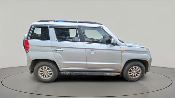 2017 Mahindra TUV300 T8, Diesel, Manual, 1,05,903 km, exterior
