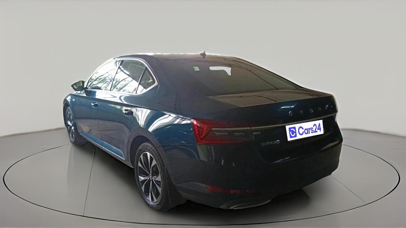 2020 Skoda Superb L&K 2.0 TSI AT, Petrol, Automatic, 1,13,058 km, exterior