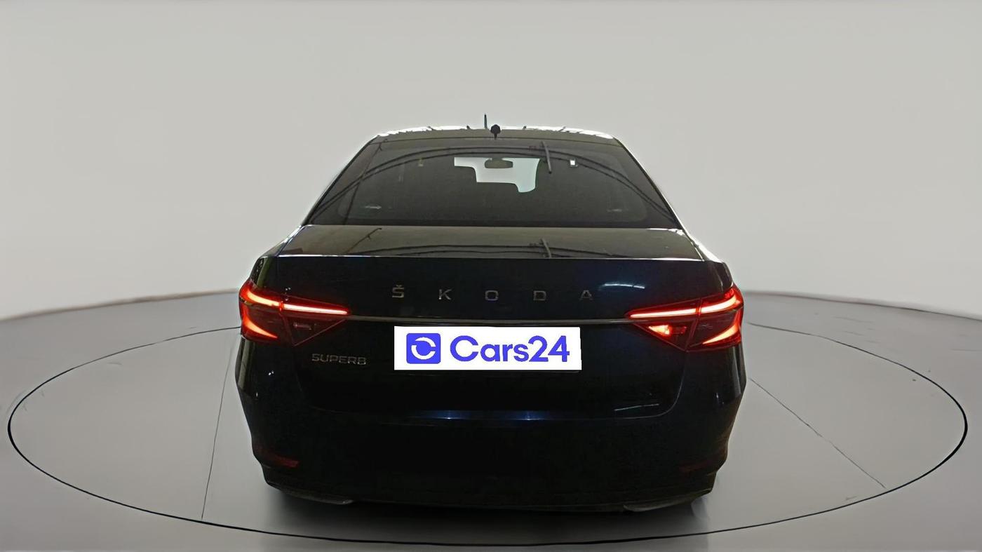 2020 Skoda Superb L&K 2.0 TSI AT, Petrol, Automatic, 1,13,058 km, exterior
