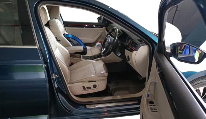 2020 Skoda Superb L&K 2.0 TSI AT, Petrol, Automatic, 1,13,058 km, interior