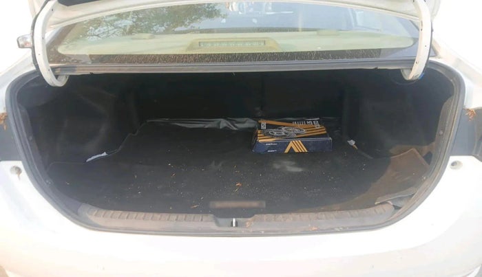 2020 Toyota YARIS J MT, Petrol, Manual, 1,30,138 km, exterior