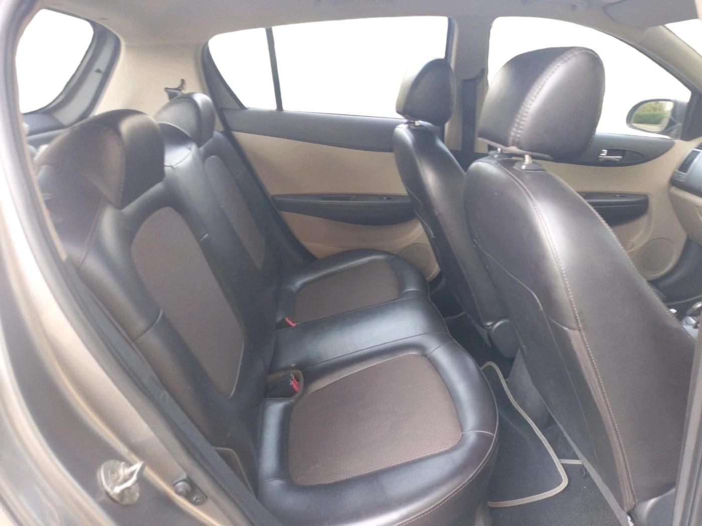 2013 Hyundai i20 MAGNA 1.2, Petrol, Manual, 56,706 km, interior