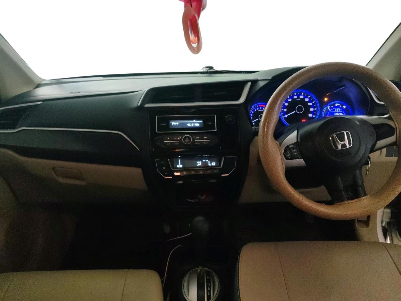 2017 Honda Amaze 1.2L I-VTEC VX AT, Petrol, Automatic, 39,259 km, interior