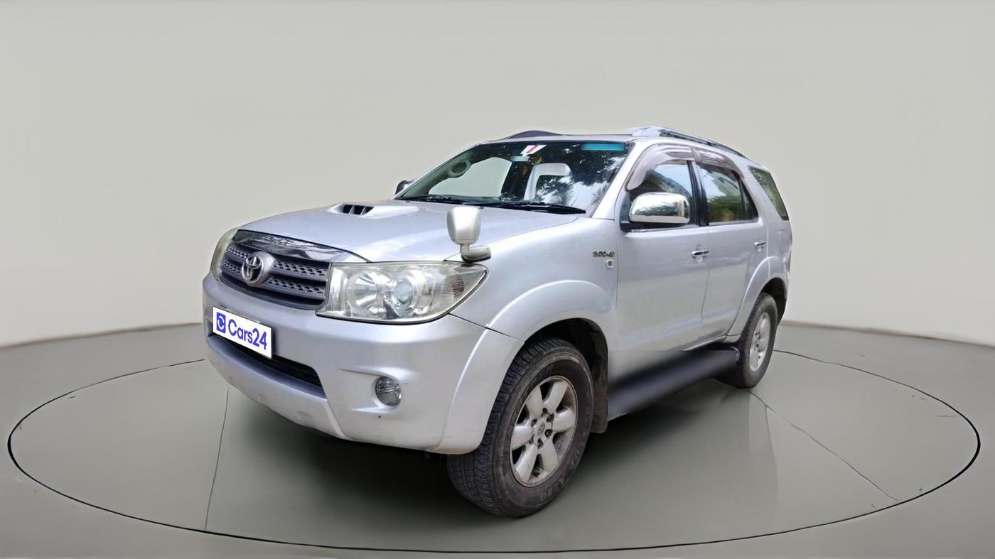 2011 Toyota Fortuner 3.0 4X4 MT, Diesel, Manual, 2,05,040 km, exterior