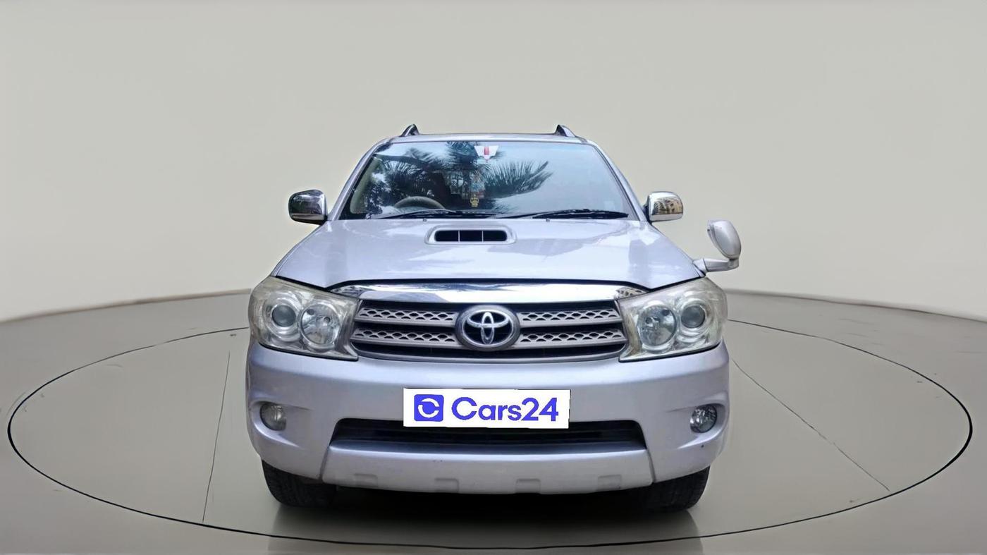 2011 Toyota Fortuner 3.0 4X4 MT, Diesel, Manual, 2,05,040 km, exterior