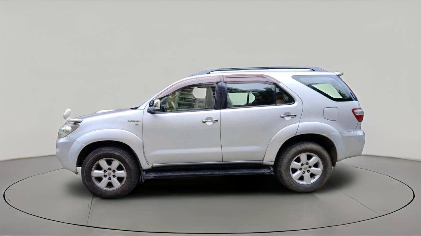 2011 Toyota Fortuner 3.0 4X4 MT, Diesel, Manual, 2,05,040 km, exterior