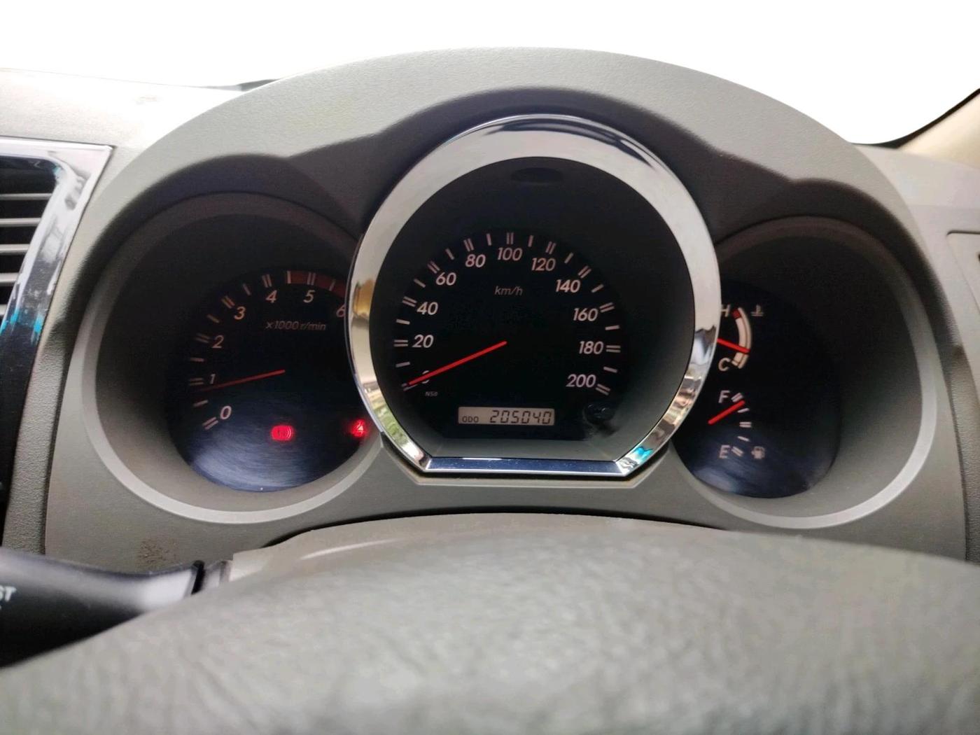 2011 Toyota Fortuner 3.0 4X4 MT, Diesel, Manual, 2,05,040 km, interior