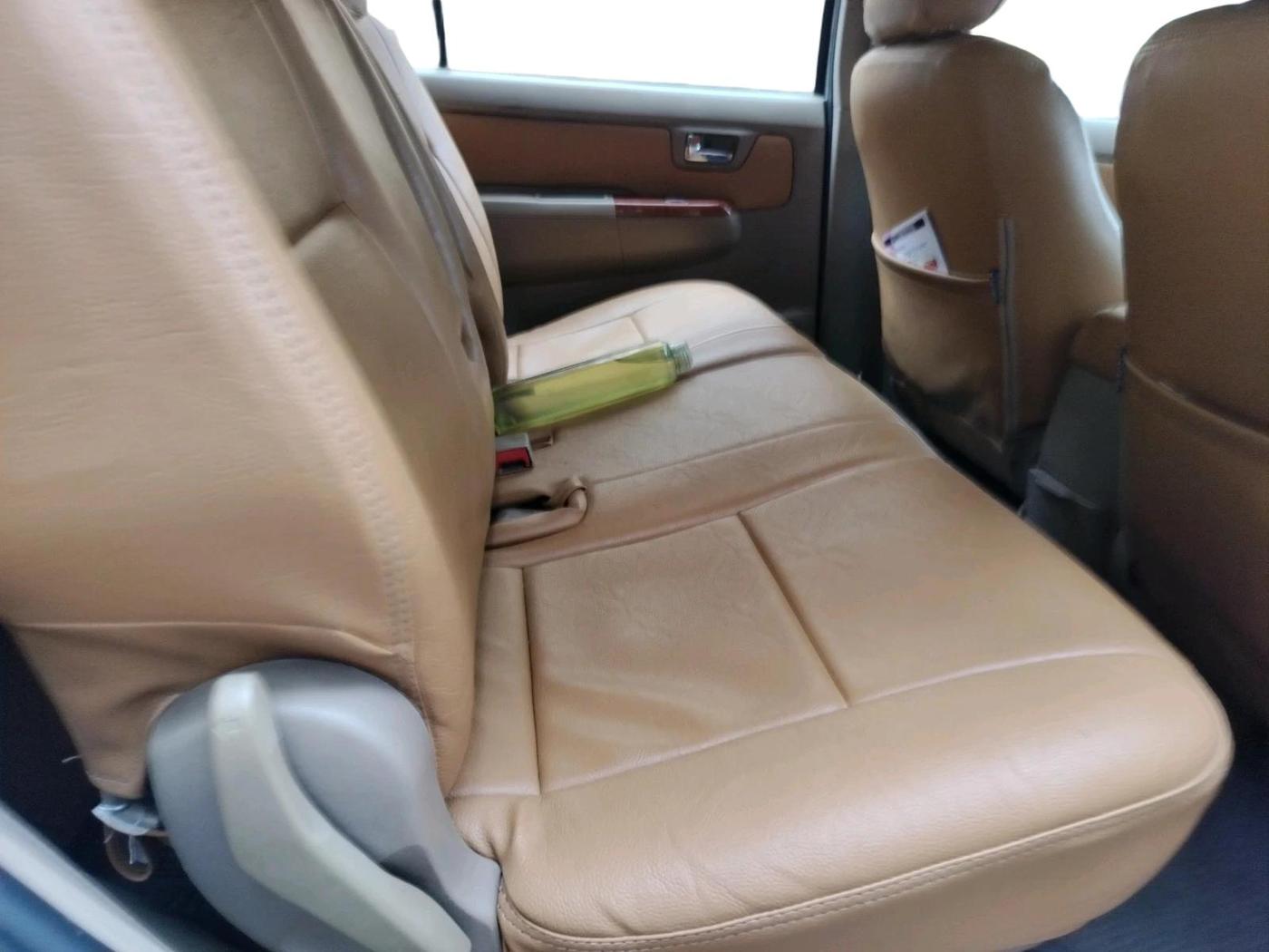 2011 Toyota Fortuner 3.0 4X4 MT, Diesel, Manual, 2,05,040 km, interior