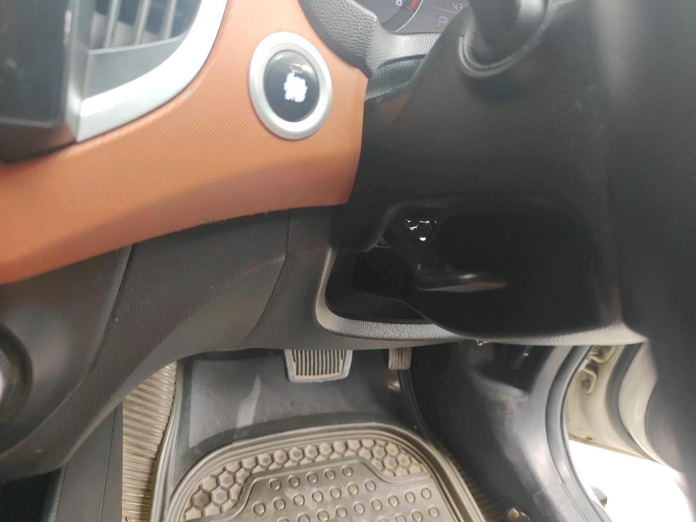 2016 Hyundai Creta SX PLUS AT 1.6 PETROL, CNG, Automatic, 96,827 km, interior