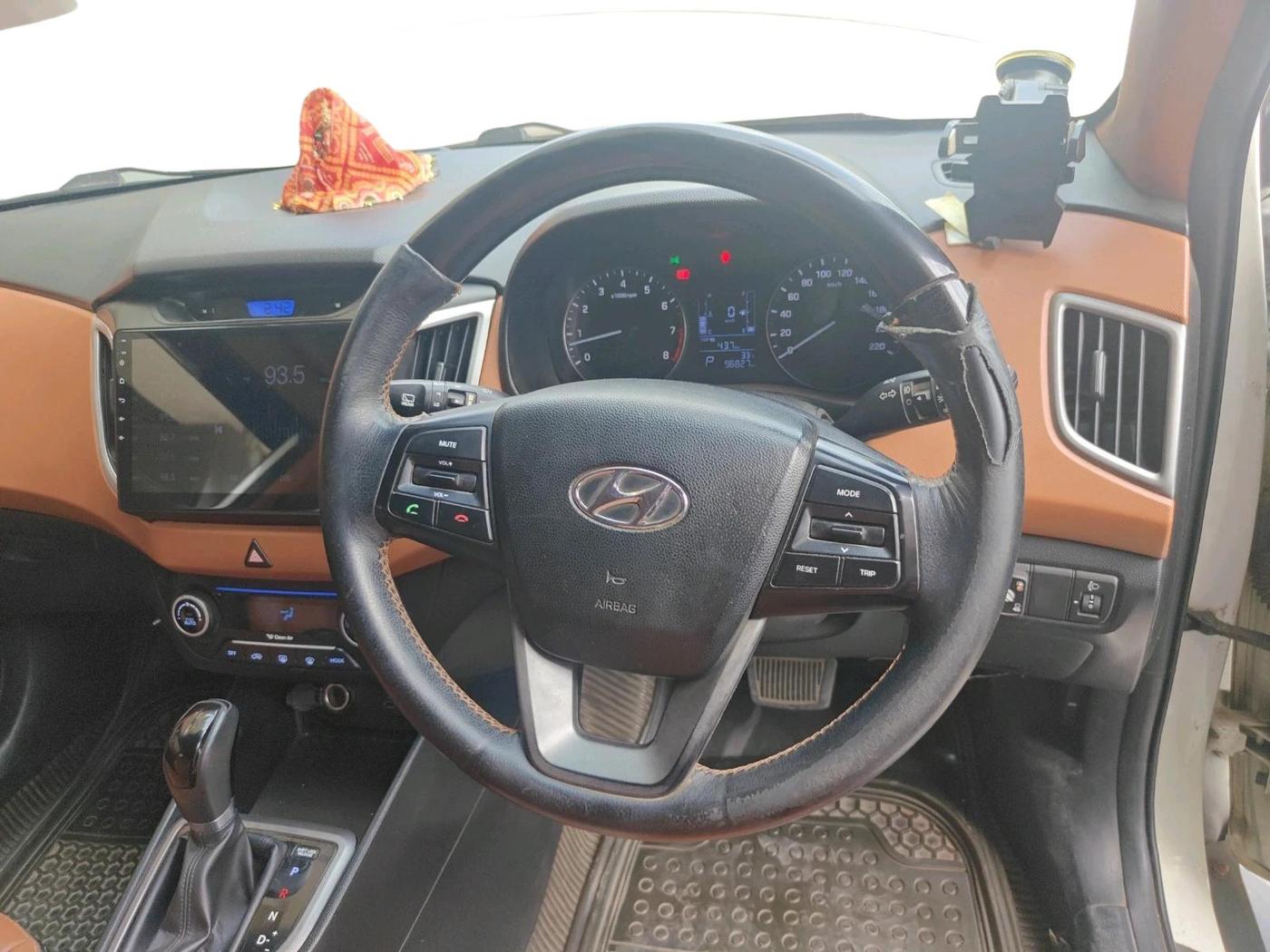 2016 Hyundai Creta SX PLUS AT 1.6 PETROL, CNG, Automatic, 96,827 km, interior