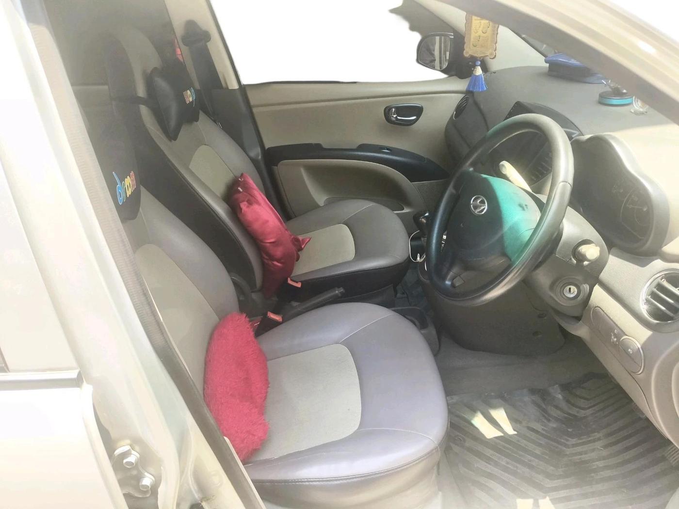 2014 Hyundai i10 SPORTZ 1.1, Petrol, Manual, 92,230 km, interior