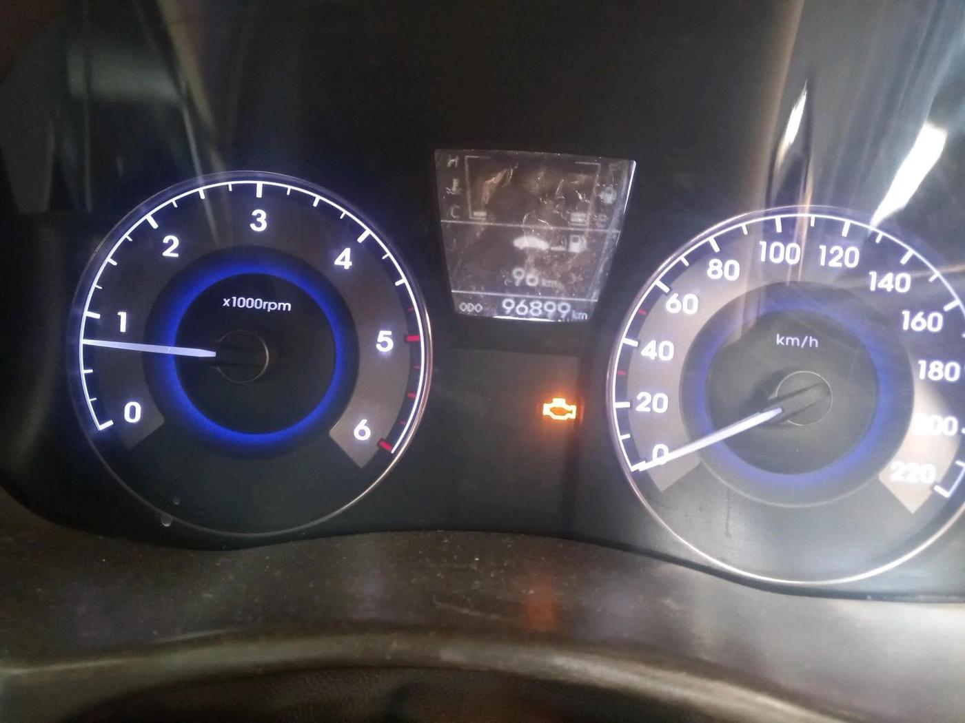 2012 Hyundai Verna FLUIDIC 1.6 CRDI SX, Diesel, Manual, 96,899 km, interior
