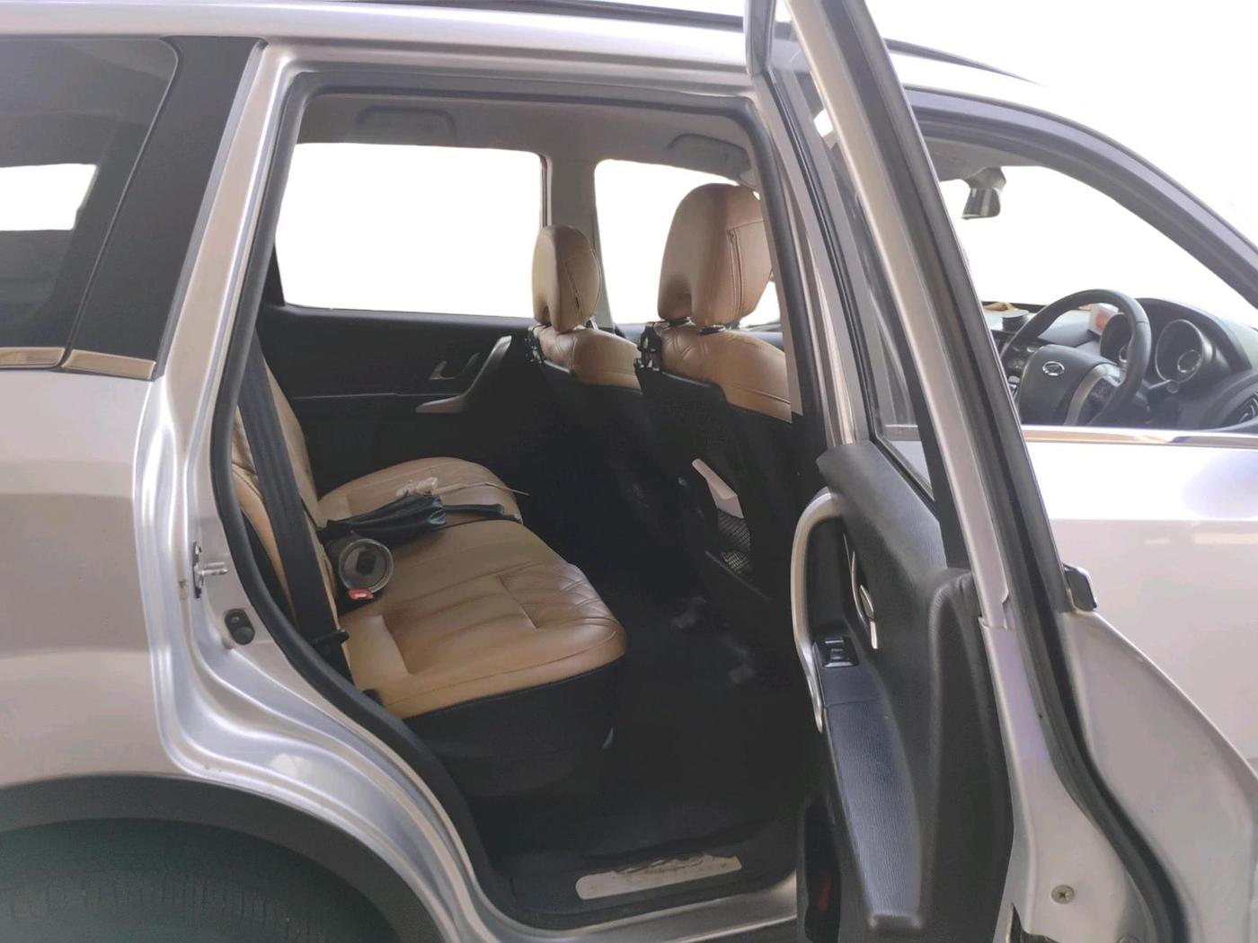 2020 Mahindra XUV500 W7, Diesel, Manual, 66,180 km, interior