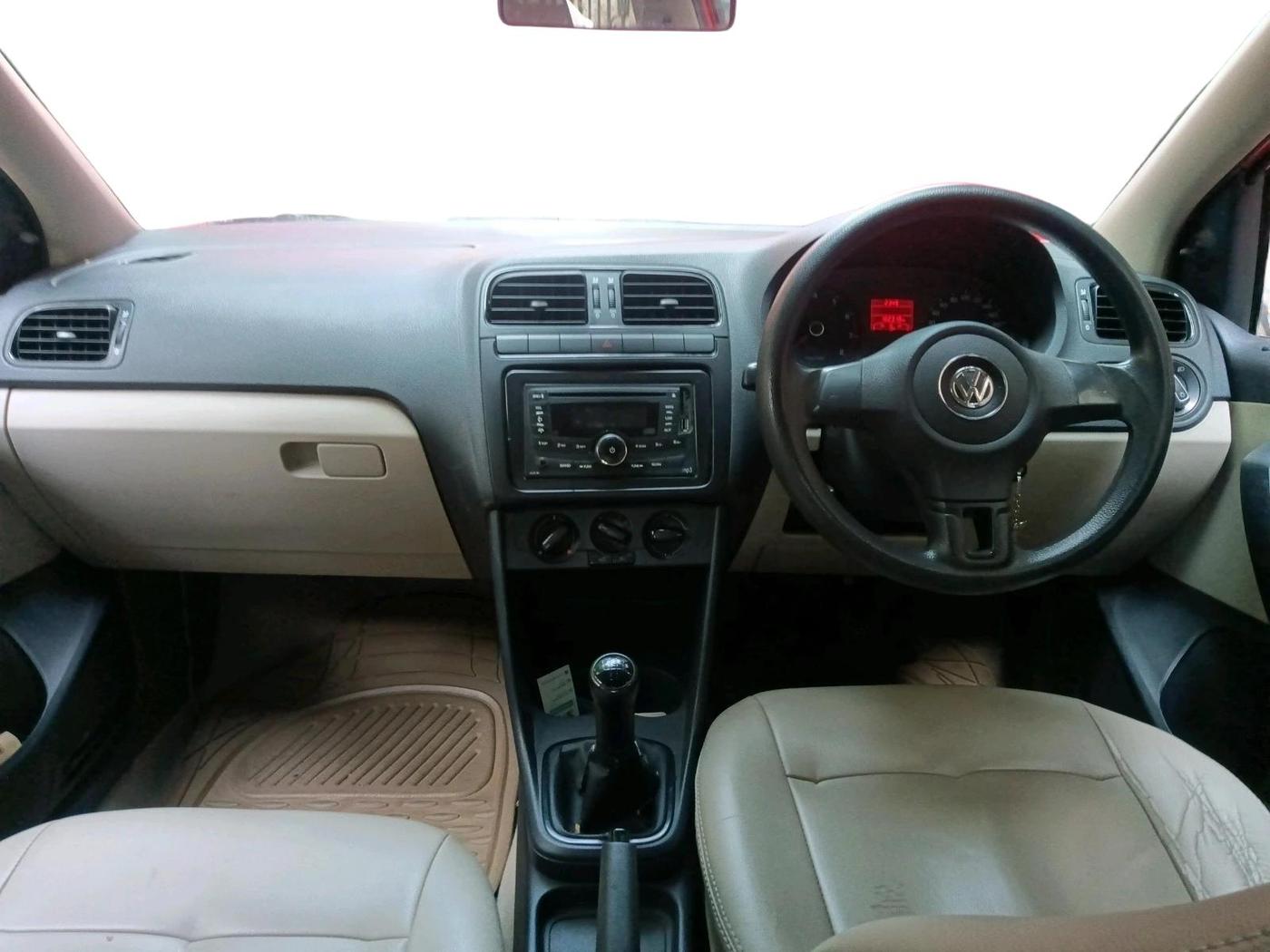 2011 Volkswagen Polo COMFORTLINE 1.2L PETROL, Petrol, Manual, 1,02,310 km, interior